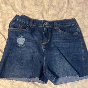 Children place Jean shorts. Size 12 girls